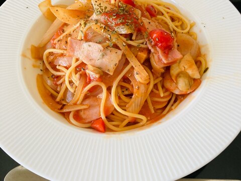 コストコムール貝の残り汁でつくる海鮮トマトパスタ